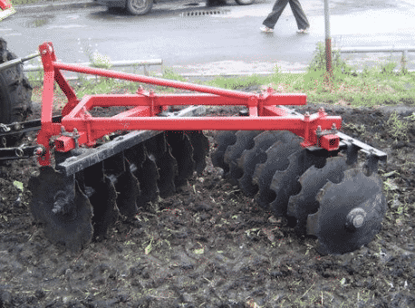 Применение тракторных граблей-ворошилок